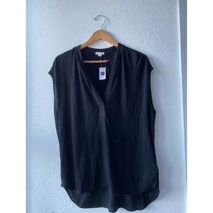 Gap Flowy Black Top